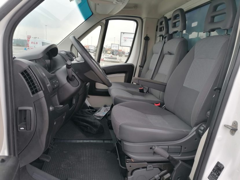 PEUGEOT BOXER PLATOU CU PRELATA 2.2 Diesel 130 CP - imagine 4