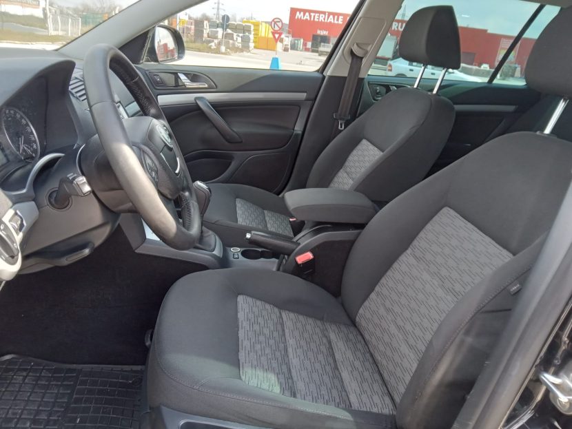 SKODA OCTAVIA 1.6 Diesel 105 CP - imagine 4
