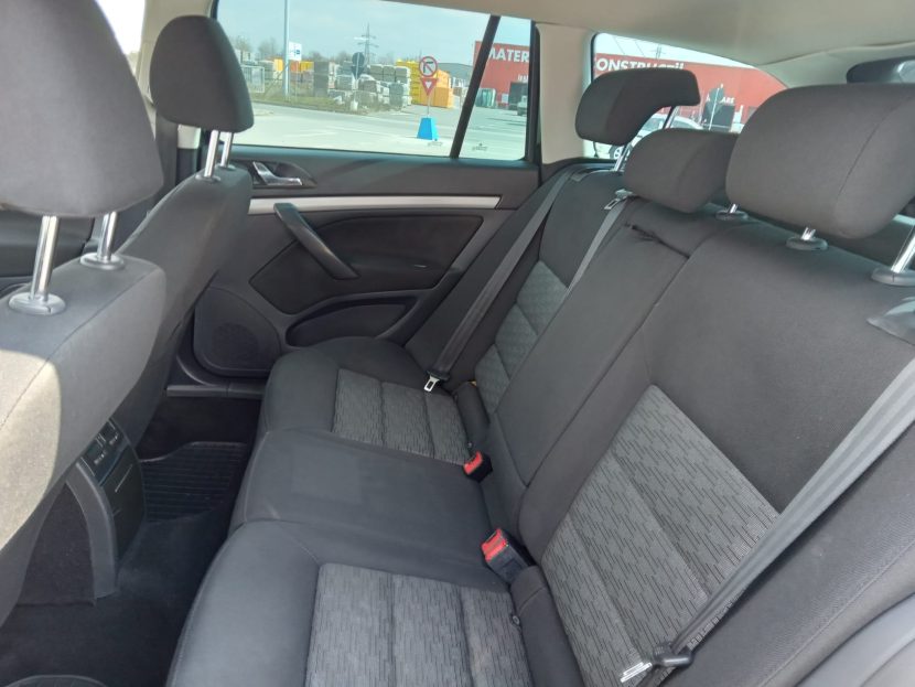 SKODA OCTAVIA 1.6 Diesel 105 CP - imagine 5
