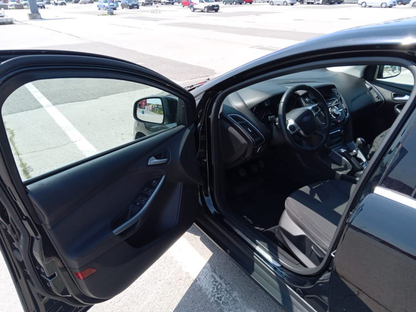 FORD FOCUS 1.6 Diesel 116 CP - imagine 4
