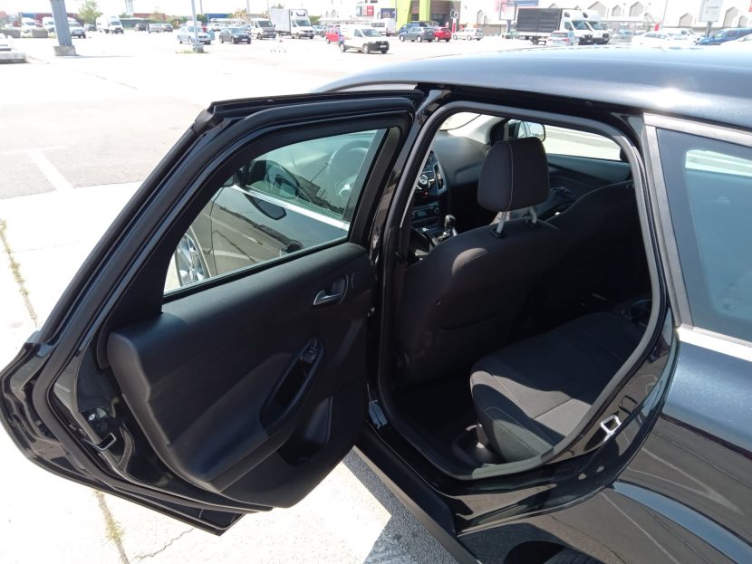 FORD FOCUS 1.6 Diesel 116 CP - imagine 5