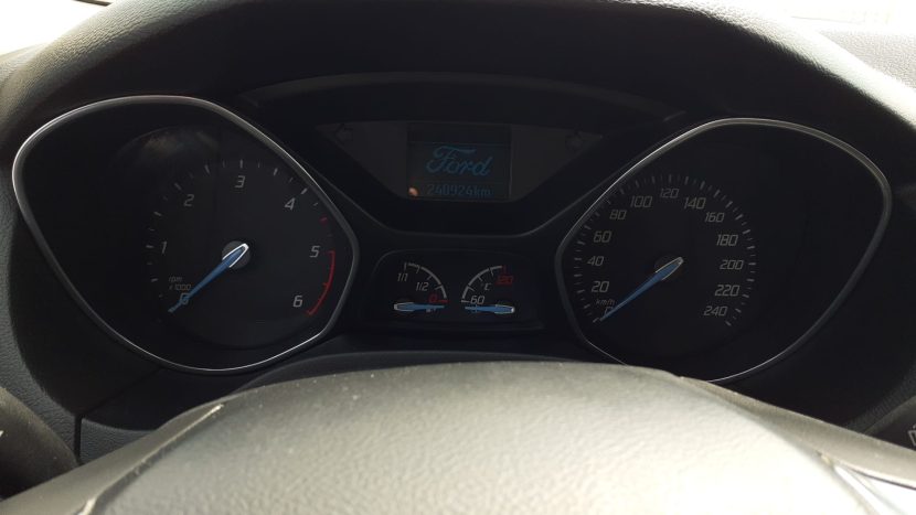 FORD FOCUS 1.6 Diesel 116 CP - imagine 6