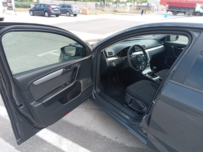 VOLKSWAGEN PASSAT 1.6 Diesel 105 CP - imagine 4
