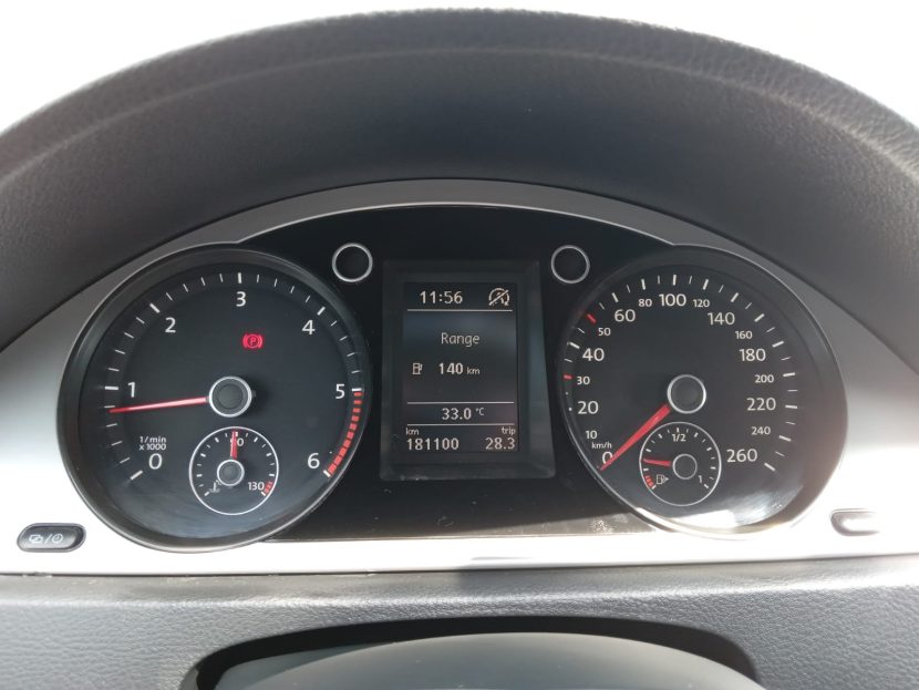 VOLKSWAGEN PASSAT 1.6 Diesel 105 CP - imagine 6