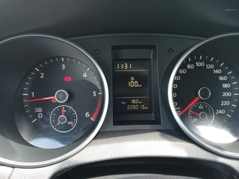 VOLKSWAGEN GOLF 1.6 Diesel 105 CP - imagine 6