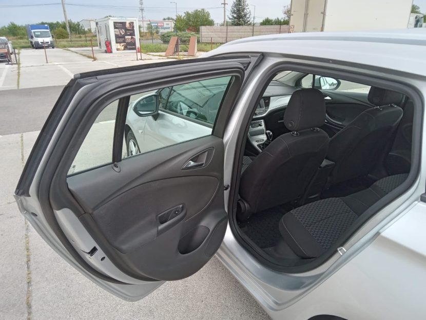 OPEL ASTRA SPORTS TOURER 1.6 Diesel 110 CP - imagine 5