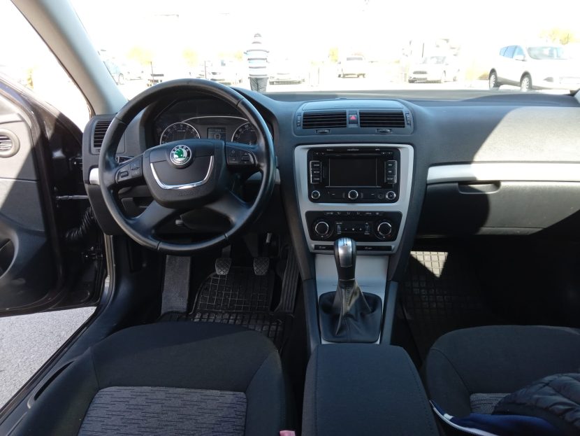 SKODA OCTAVIA 1.6 Diesel 105 CP - imagine 3