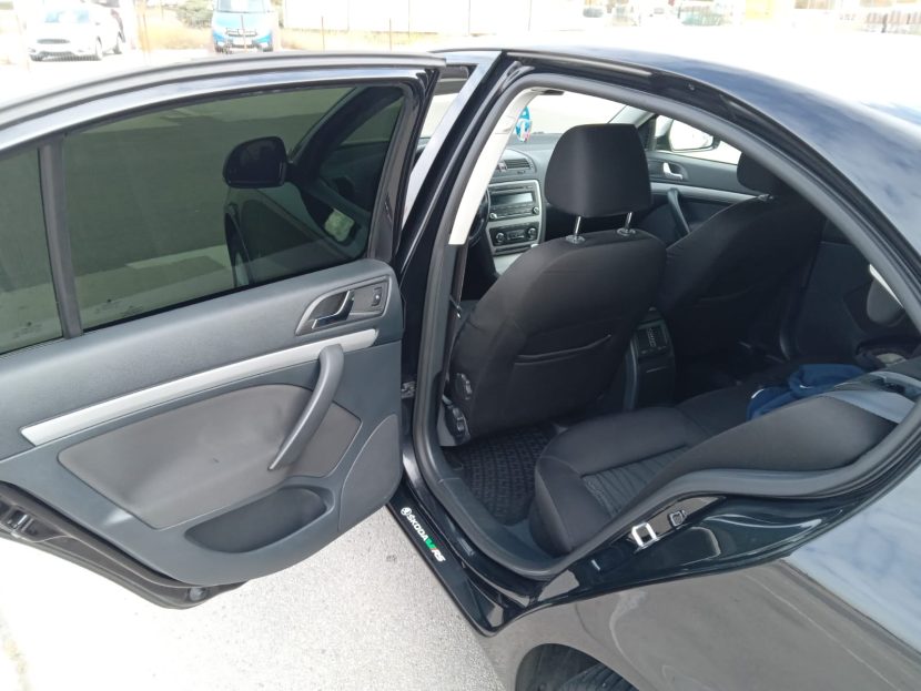SKODA OCTAVIA 2.0 Diesel 140 CP - imagine 5