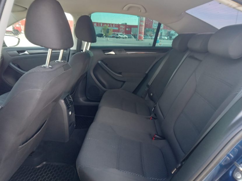 VOLKSWAGEN JETTA 1.6 Diesel 105 CP - imagine 5