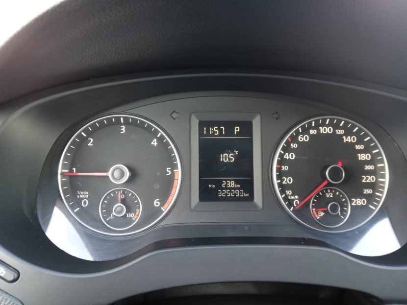 VOLKSWAGEN JETTA 1.6 Diesel 105 CP - imagine 6