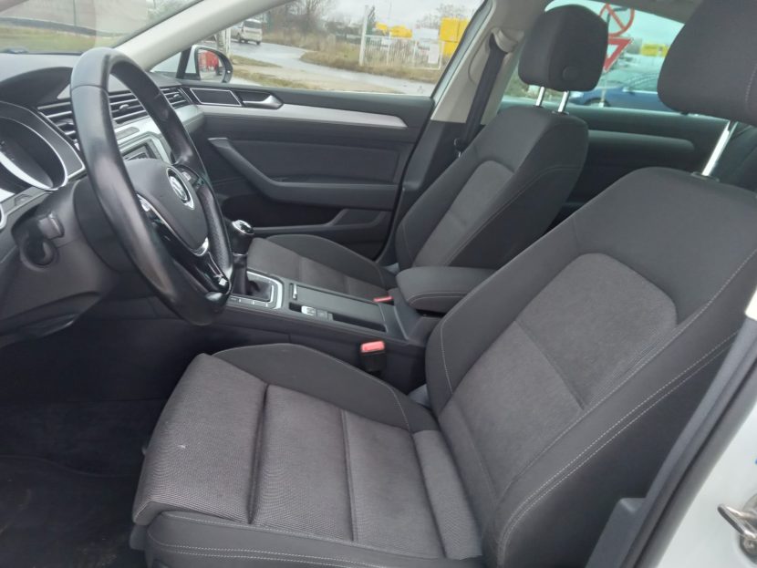 VOLKSWAGEN PASSAT 1.6 Diesel 120 CP - imagine 4