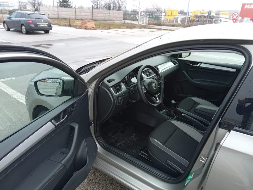 SKODA RAPID 1.0 BENZINA 110 CP - imagine 4