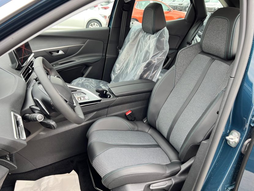 PEUGEOT 3008 ACTIVE PACK 1.6 HYBRID 225 CP - imagine 4