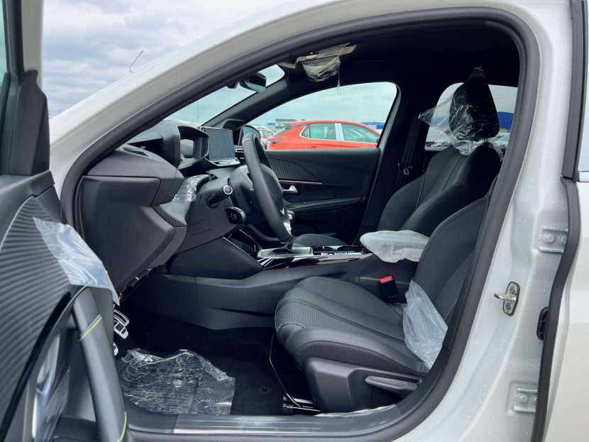 PEUGEOT 208 GT 1.5 Diesel 100 CP - imagine 4