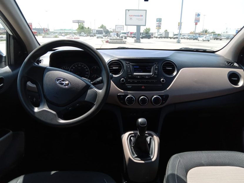 HYUNDAI i10 Benzina 68 CP - imagine 3