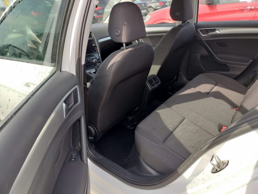 VOLKSWAGEN GOLF 1.0 Benzina 115 CP - imagine 5