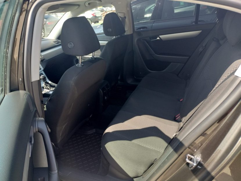 VOLKSWAGEN PASSAT 1.6 Diesel 105 CP - imagine 5