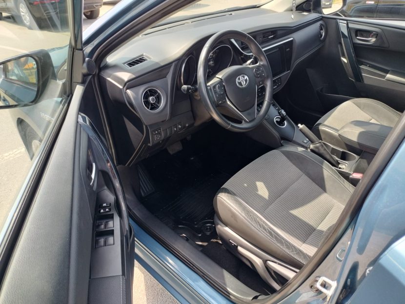 TOYOTA AURIS 1.8 HYBRID 99 CP - imagine 4
