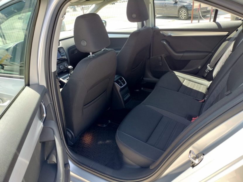 SKODA OCTAVIA 1.6 Diesel 115 CP - imagine 5