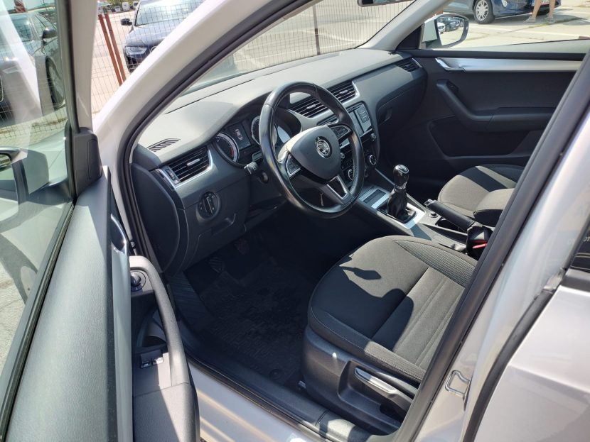 SKODA OCTAVIA 1.6 Diesel 115 CP - imagine 4