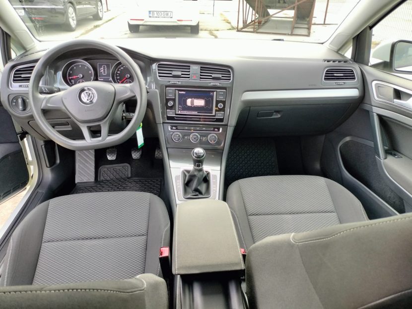 VOLKSWAGEN GOLF 1.0 Benzina 110 CP - imagine 3