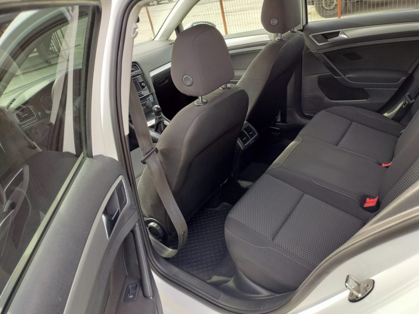 VOLKSWAGEN GOLF 1.0 Benzina 110 CP - imagine 5
