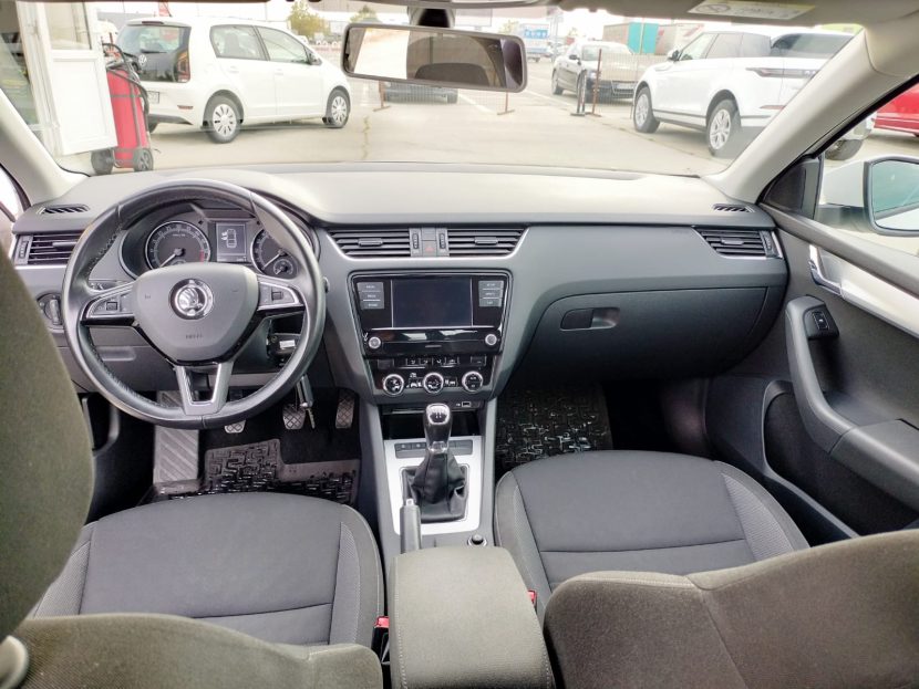SKODA OCTAVIA 1.6 Diesel 110 CP - imagine 3