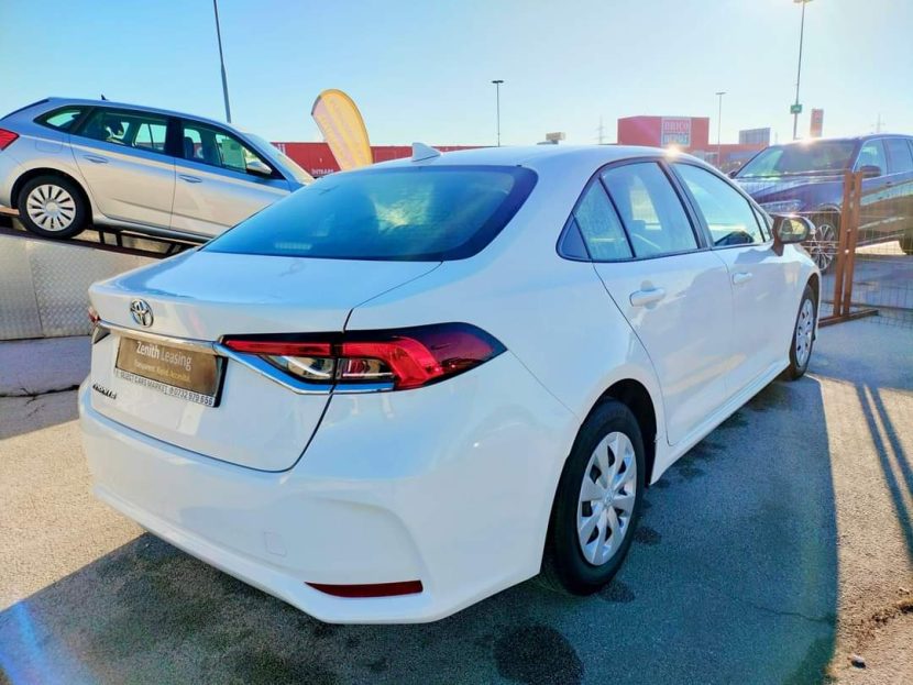 TOYOTA COROLLA 1.5 Benzina 123 CP - imagine 2