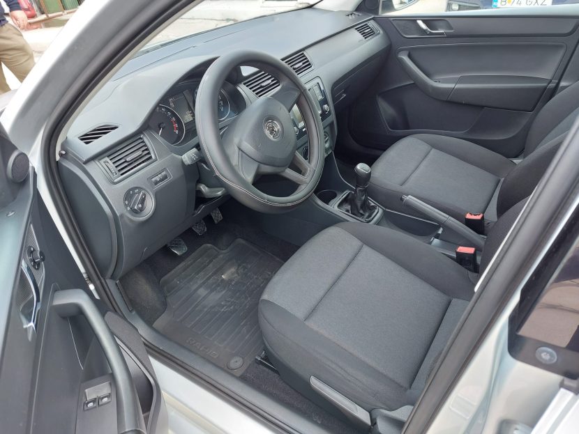 SKODA RAPID 1.4 Diesel 90 CP - imagine 4