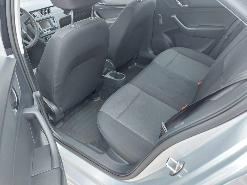 SKODA RAPID 1.4 Diesel 90 CP - imagine 5