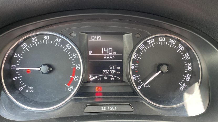 SKODA RAPID 1.4 Diesel 90 CP - imagine 6