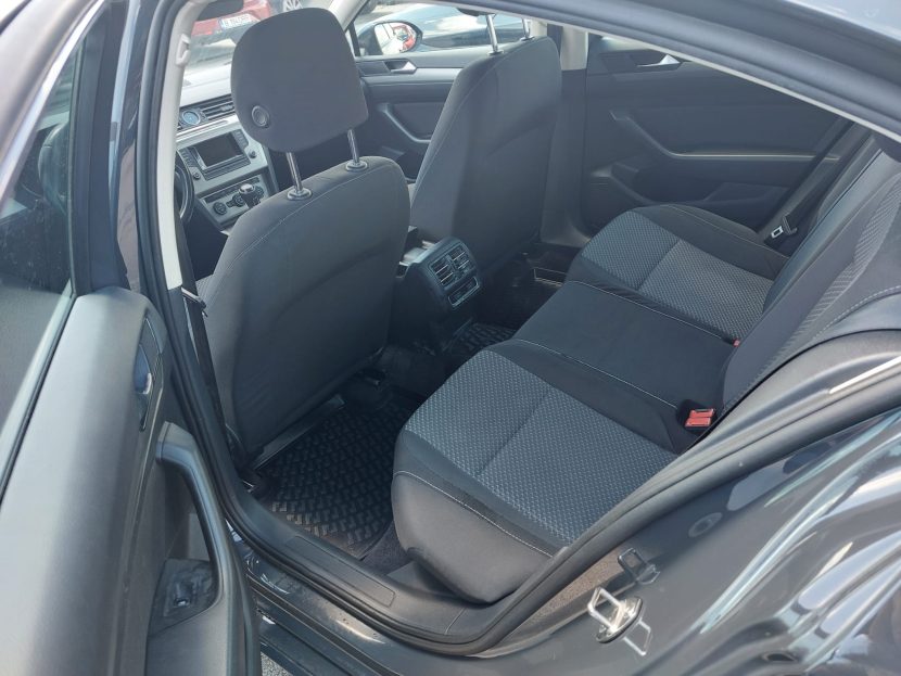 VOLKSWAGEN PASSAT 1.4 Benzina 125 CP - imagine 5