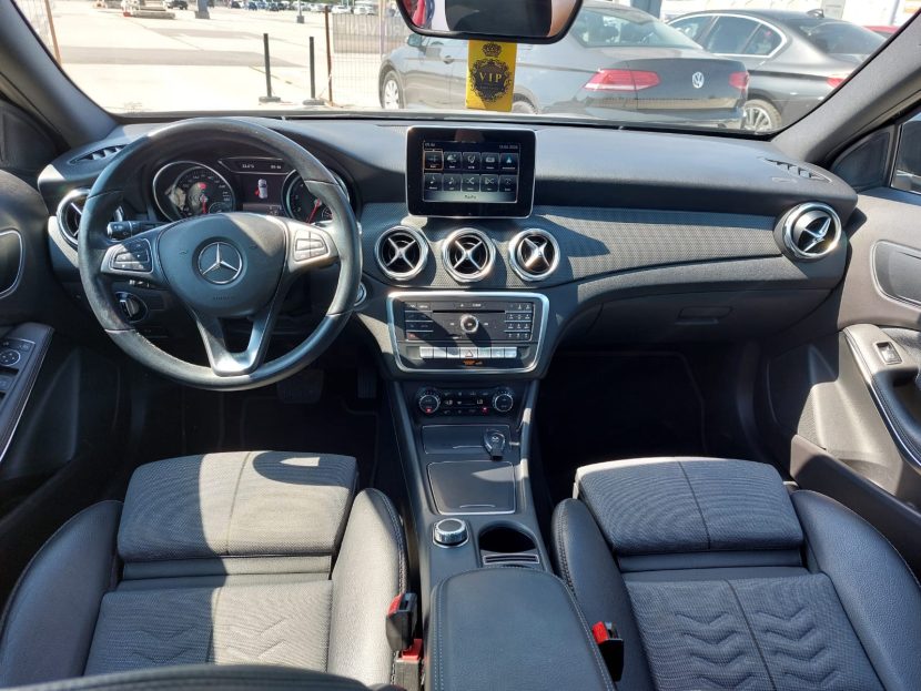 MERCEDES-BENZ GLA 1.6 Benzina 122 CP - imagine 3