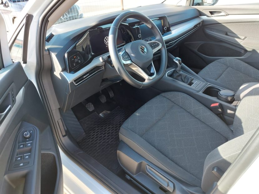 VOLKSWAGEN GOLF 1.0 Benzina 110 CP - imagine 4