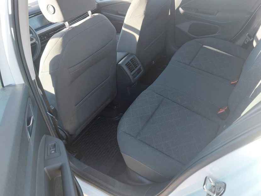 VOLKSWAGEN GOLF 1.0 Benzina 110 CP - imagine 5