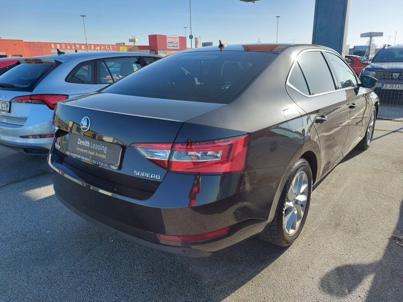 SKODA SUPERB 1.5 Benzina 150 CP - imagine 2
