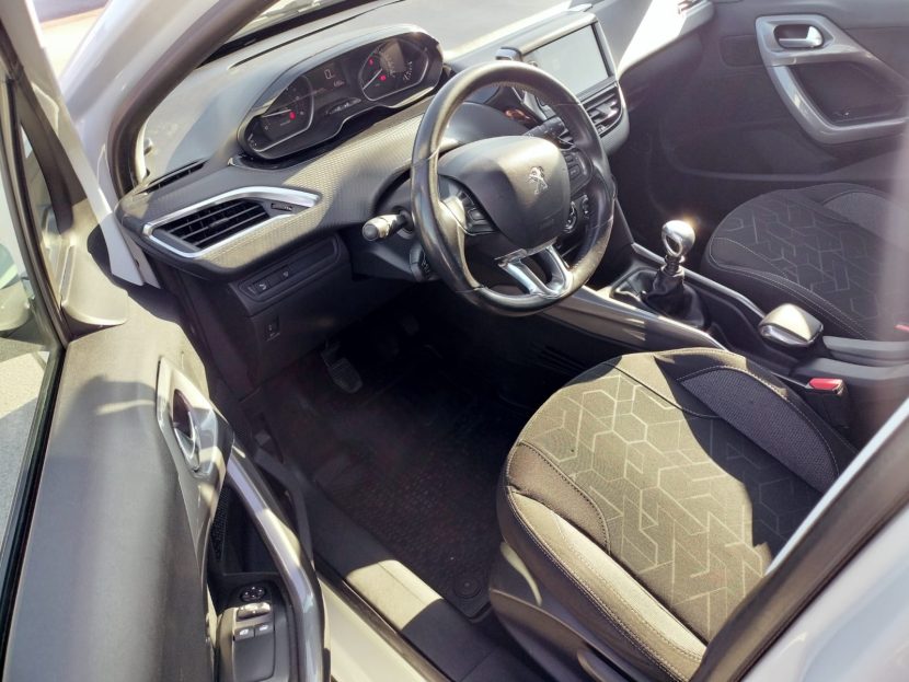 PEUGEOT 2008 1.5 Diesel 102 CP - imagine 4
