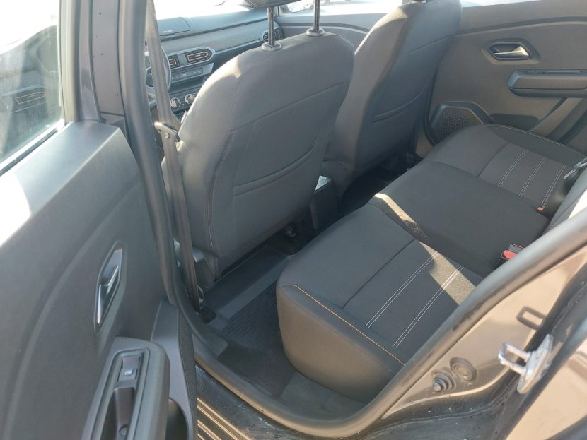 DACIA SANDERO 1.0 Benzina 90 CP - imagine 5