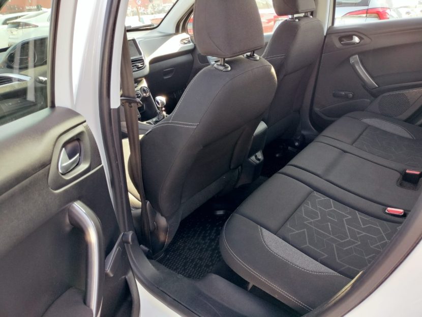 PEUGEOT 2008 1.5 Diesel 102 CP - imagine 5