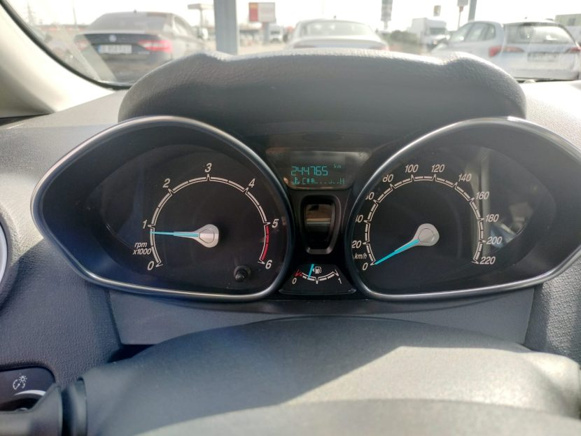 FORD FIESTA 1.5 Diesel 75 CP - imagine 6