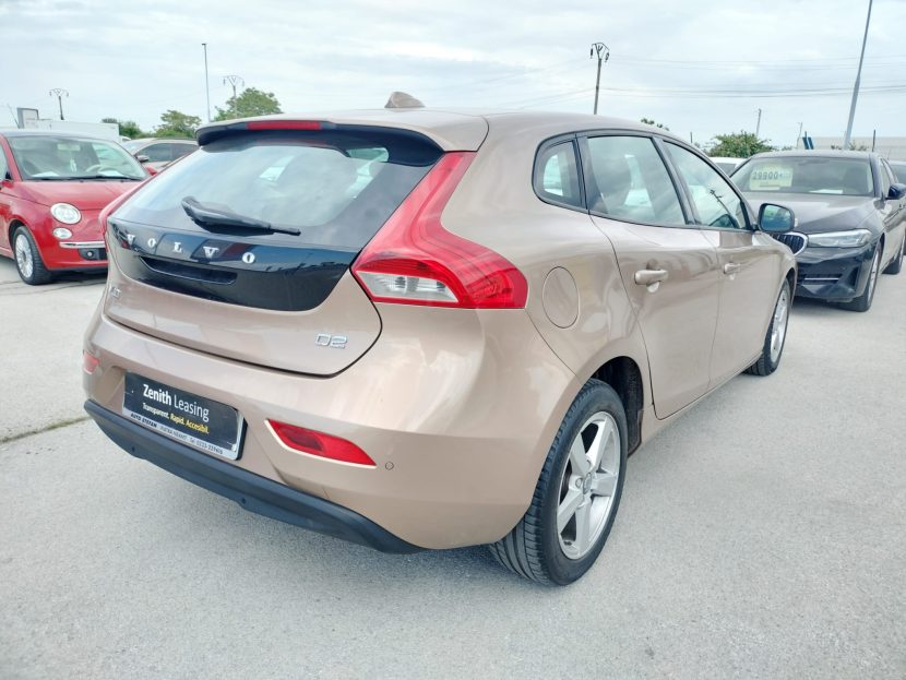 VOLVO V40 2.0 Diesel 120 CP - imagine 2