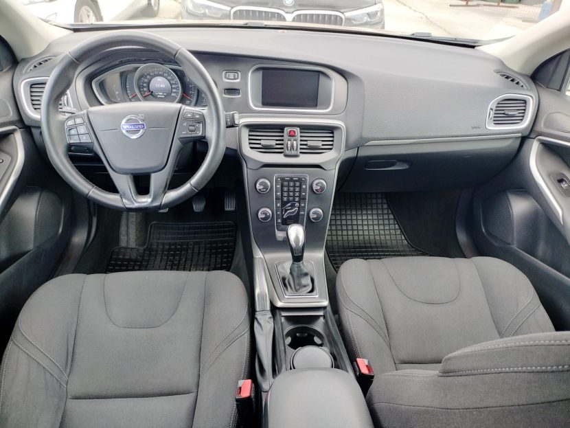 VOLVO V40 2.0 Diesel 120 CP - imagine 3