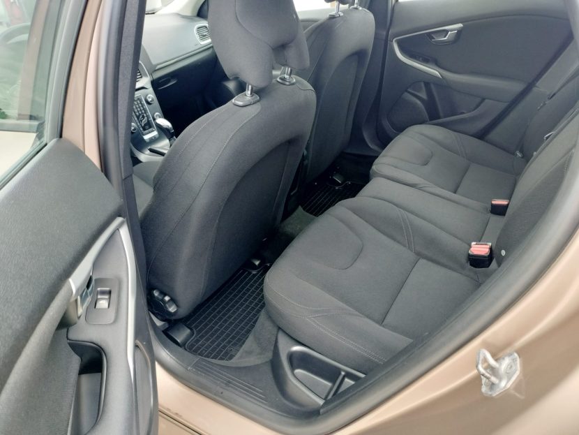 VOLVO V40 2.0 Diesel 120 CP - imagine 5