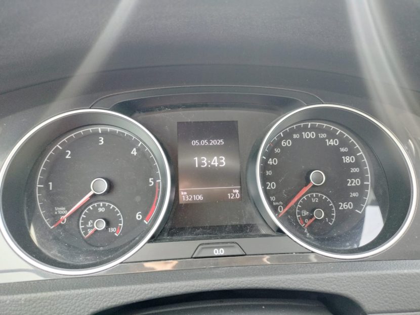VOLKSWAGEN GOLF 1.6 Diesel 115 CP - imagine 6