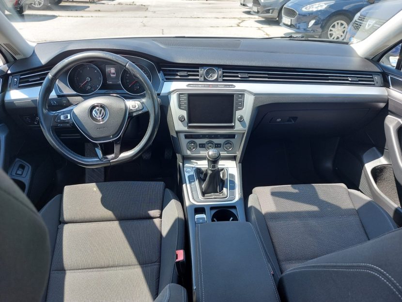 VOLKSWAGEN PASSAT 1.6 Diesel 120 CP - imagine 3
