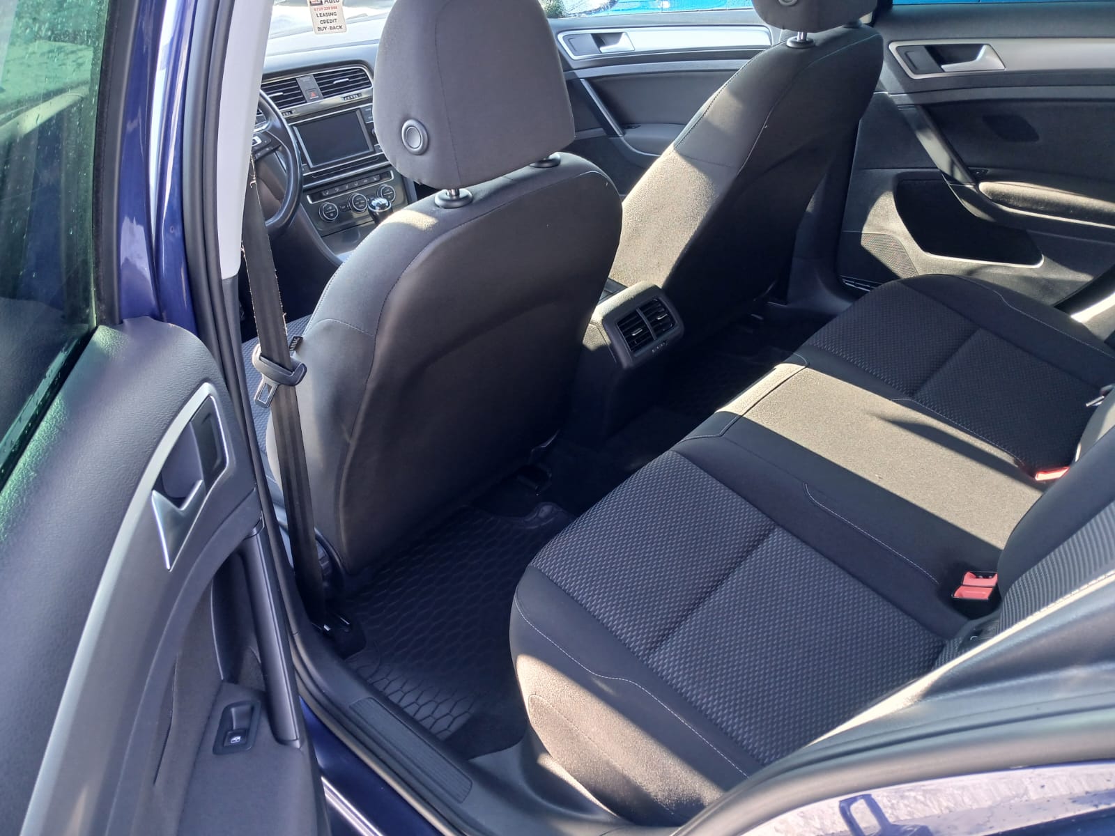 VOLKSWAGEN GOLF 1.0 Benzina 110 CP - imagine 5