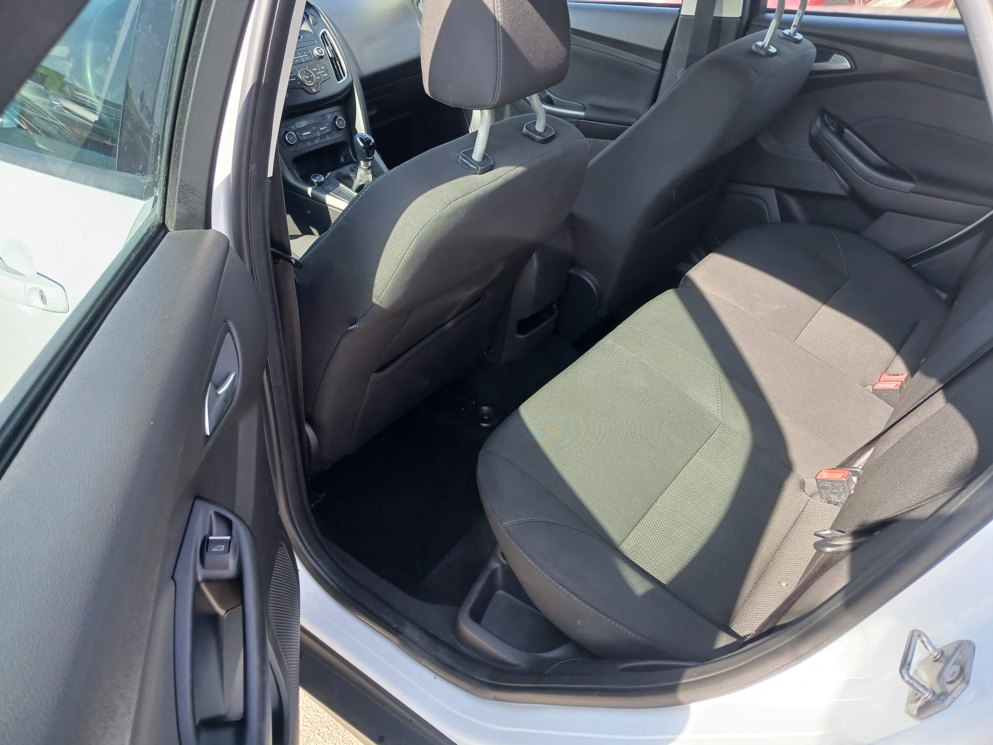 FORD FOCUS 1.0 Benzina 101 CP - imagine 5