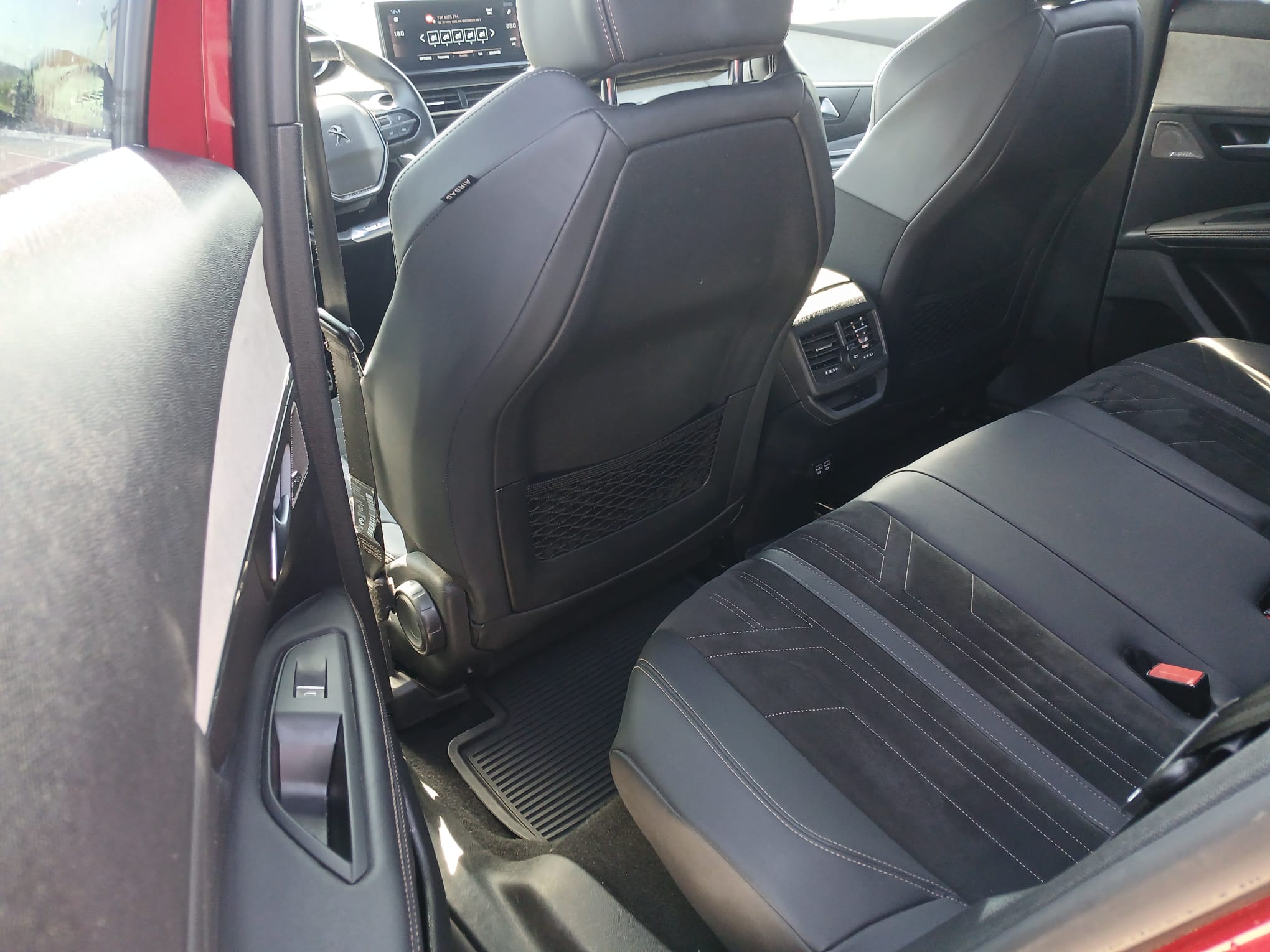 PEUGEOT 3008 1.5 Diesel 130 CP - imagine 5