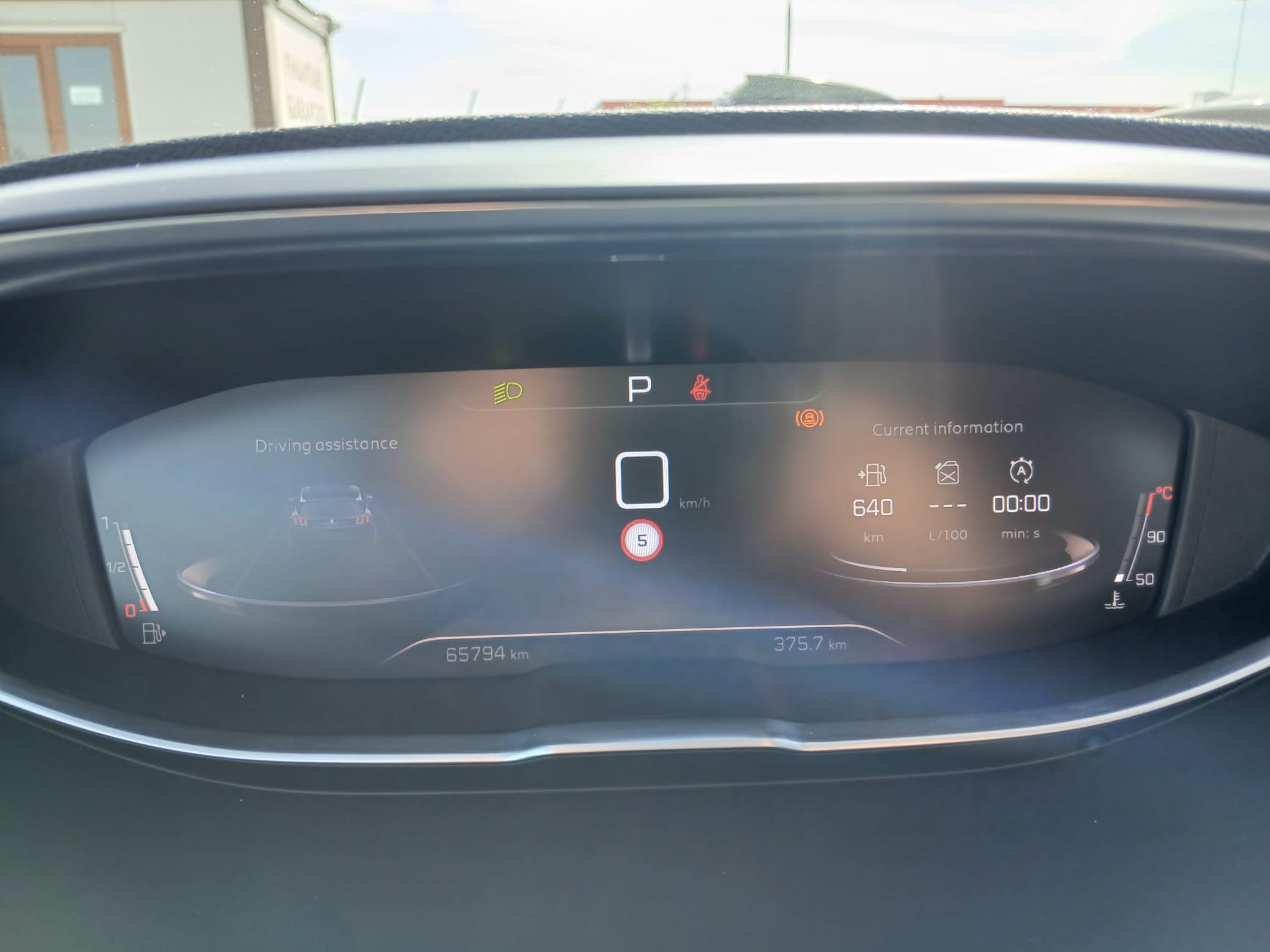 PEUGEOT 3008 1.5 Diesel 130 CP - imagine 6