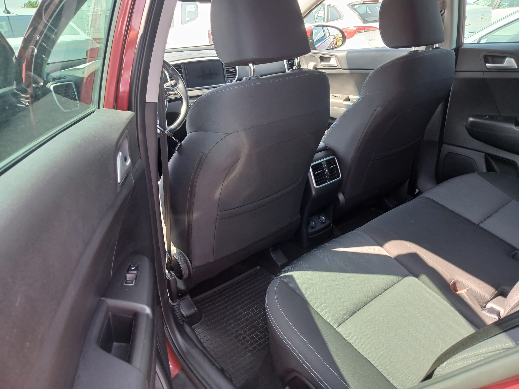 KIA SPORTAGE 1.6 Diesel 136 CP - imagine 5